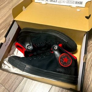 Converse Sneaker (New Condition)